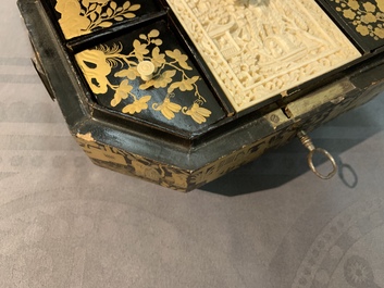 Une bo&icirc;te couverte en laque de Chine dor&eacute;e, Canton, 19&egrave;me