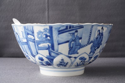 Een Chinese blauwwitte gemouleerde kom met interieursc&egrave;nes, Xuande merk, Kangxi