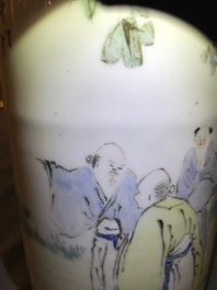 A round Chinese qianjiang cai hat stand, 19/20th C.