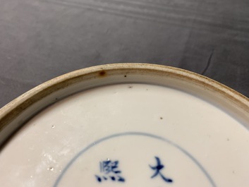 Un bol en porcelaine de Chine rose-verte, marque de Kangxi, 19&egrave;me