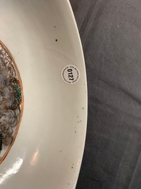 Un bol en porcelaine de Chine rose-verte, marque de Kangxi, 19&egrave;me
