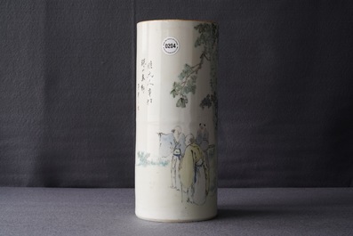 A round Chinese qianjiang cai hat stand, 19/20th C.