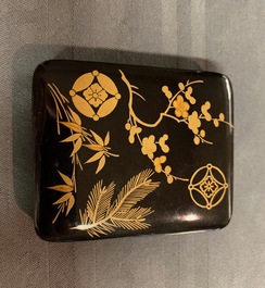 Six bo&icirc;tes couvertes en laque de Japon, Meiji/Showa, 19/20&egrave;me