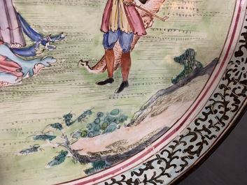 Een Chinees Canton email bord met Europees decor, Qianlong