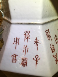 Een octagonale Chinese qianjiang cai vaas, gedateerd 1893