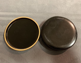 Six bo&icirc;tes couvertes en laque de Japon, Meiji/Showa, 19/20&egrave;me