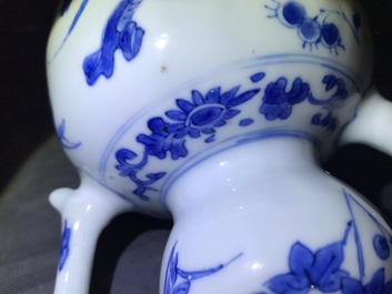 Een Chinese blauwwitte kalebasvormige schenkkan, Transitie periode