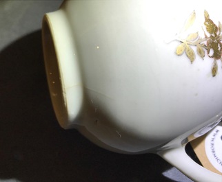 Un cr&eacute;mier en porcelaine de Chine famille rose pour le march&eacute; hollandais, blasons de De Riet et Bouillon, Qianlong