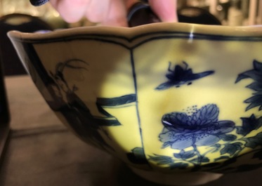 Un bol en porcelaine de Chine bleu et blanc, marque de Chenghua, Kangxi