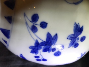Een Chinese blauwwitte kalebasvormige schenkkan, Transitie periode