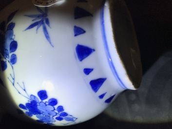Een Chinese blauwwitte kalebasvormige schenkkan, Transitie periode