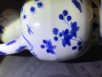 Een Chinese blauwwitte kalebasvormige schenkkan, Transitie periode