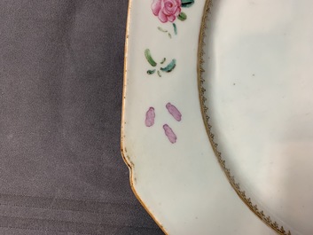 Drie Chinese famille rose wapenschotels voor de Engelse markt, Qianlong