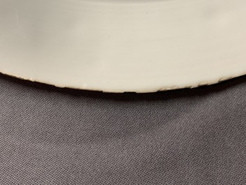 Een paar Chinese famille rose schotels voor de Italiaanse markt met wapen van Cantelmi, Qianlong