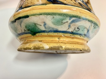 Een apothekerspot of 'albarello' in Italiaanse majolica, Palermo, 1e helft 17e eeuw