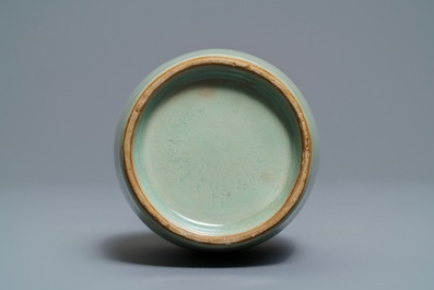 A Chinese Longquan celadon vase, 19/20th C.
