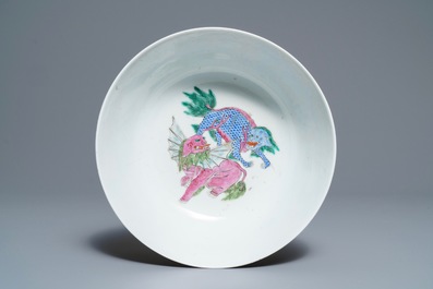 A large Chinese Thai market Bencharong bowl, Yongzheng mark, 19th C.