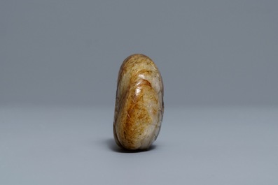 A Chinese greyish-white and russet jade snuff bottle, 19/20th C.