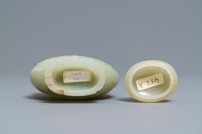 Een Chinese archa&iuml;sche celadon jade dekselvaas, 19e eeuw