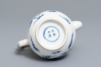 Een Chinese blauwwitte 'Bleu de Hue' kan voor de Vietnamese markt, 19e eeuw