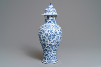 A Chinese blue and white covered vase with floral design, Kangxi