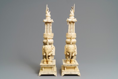 Une paire de groupes en ivoire incrust&eacute; figurant Bouddha et Guanyin sur un &eacute;l&eacute;phant, vers 1900