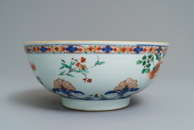 A Chinese verte-Imari bowl with floral design, Kangxi