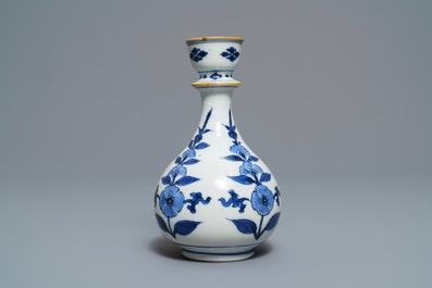 A Chinese blue and white floral huqqa base, Kangxi