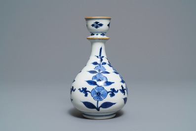 A Chinese blue and white floral huqqa base, Kangxi