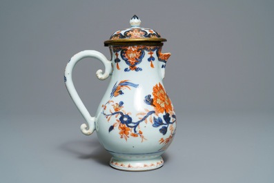 A Chinese Imari-style jug and cover, Kangxi/Qianlong