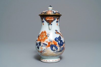 A Chinese Imari-style jug and cover, Kangxi/Qianlong