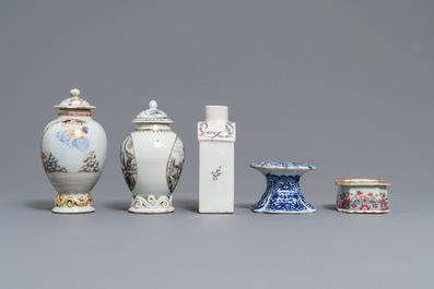 Une collection vari&eacute;e en porcelaine de Chine bleu et blanc et famille rose d'exportation, Kangxi/Qianlong