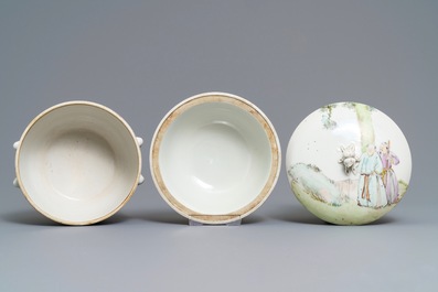 A square Chinese qianjiang cai vase and a tureen and cover, 19/20th C.