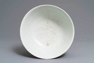 A large Chinese qianjiang cai 'landscape' bowl, 20th C.