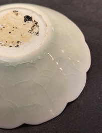 Une coupe en porcelaine de Chine qingbai en forme de chrysanth&egrave;me, Song