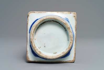 A fine Chinese cong 'cranes and trigrams' vase, Jiajing/Wanli