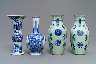 Vier Chinese blauwwitte en celadon vazen, 19/20e eeuw
