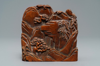 Un groupe en bois sculpt&eacute; figurant des sages dans un jardin, 18/19&egrave;me