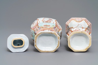 Deux vases en fa&iuml;ence de Delft petit feu et dor&eacute;, 18&egrave;me