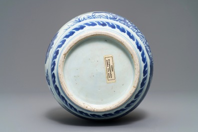 A Chinese blue and white vase with birds among flowers, Wanli