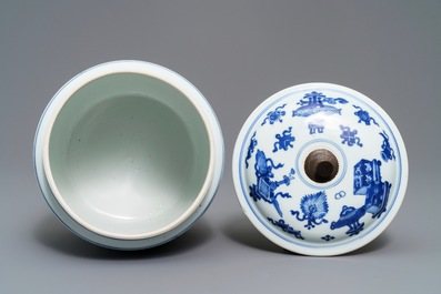 A Chinese blue and white bowl and cover with antiquities design, Kangxi
