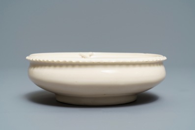 Un porte-encens en porcelaine blanc de Chine de Dehua, Kangxi