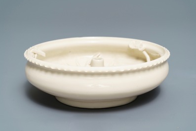 Un porte-encens en porcelaine blanc de Chine de Dehua, Kangxi