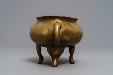 A Chinese quatrefoil gold-splashed bronze censer, Fei Ge mark, 17/18th C.