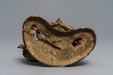 Une figure de Weituo en bronze laqu&eacute; et dor&eacute;, Chine, Ming