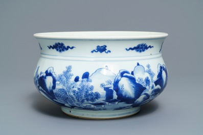 Un br&ucirc;le-parfum en porcelaine de Chine bleu et blanc &agrave; d&eacute;cor de figures dans un paysage, Kangxi