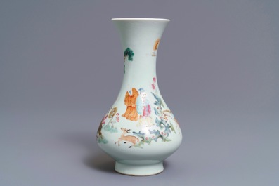 A Chinese famille rose pear-shaped flask, Qianlong mark, 19th C.