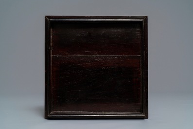 Une bo&icirc;te couverte en bois incrust&eacute; de pierre &agrave; savon, Chine, 19/20&egrave;me