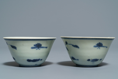 Two Chinese blue and white Hatcher Cargo bowls, two wine cups and two boxes, Transitional period