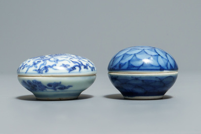 Two Chinese blue and white Hatcher Cargo bowls, two wine cups and two boxes, Transitional period